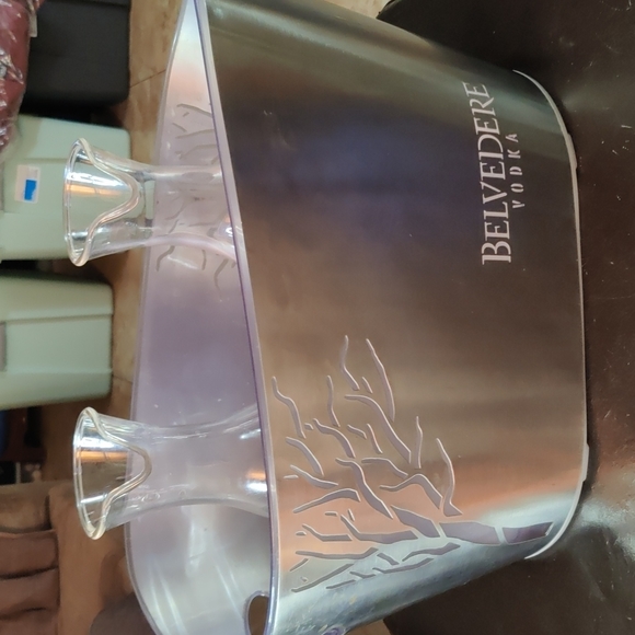 BELVEDERE VODKA ICE CHILLER  LIGHTED w 2 CARAFES - Picture 6 of 6